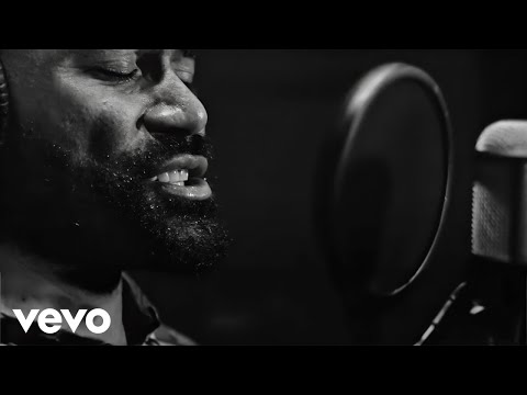 Three Houses Down - Don't Dream It's Over (Official Music Video)