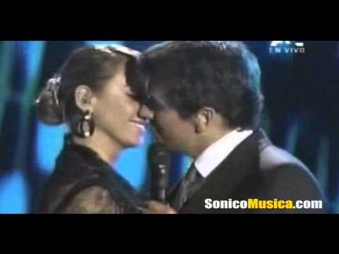 Mira el beso entre Eva Gomez y Rafael Araneda en Viña del mar 2013