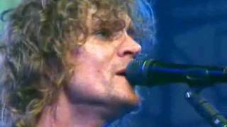 The Raconteurs - Attention (Live at the KROQ Weenie Roast 2008)