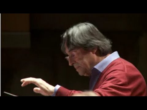 Riccardo Muti Conducts the Philharmonia Orchestra