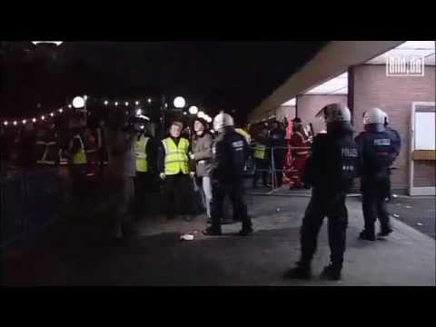 Randale beim Hallenturnier - Massenschlägerei beim Schweinske Cup 2012 in Hamburg Abbruch