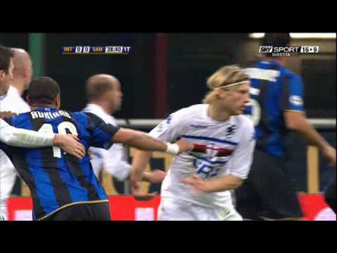 Adriano´s BOXING PUNCH  vs Sampdoria !! (25-01-2009)