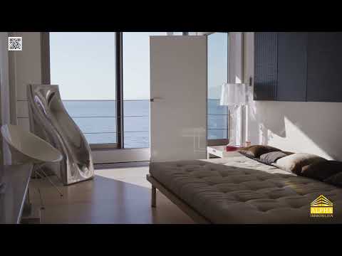 *SPEKTAKULÄR* 
Lichtdurchflutete Villa direkt am Meer
(vollständige Videoversion)