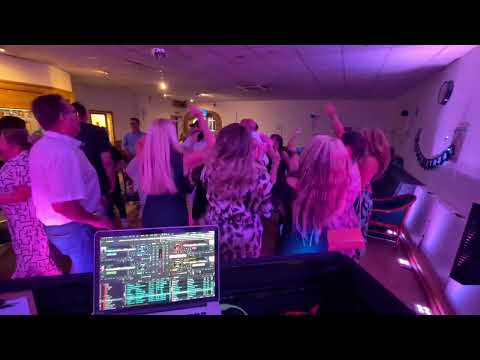 Howard Turner  (DJ @ TurnerAV) video.