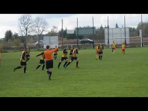 (22.10.2017) Klasa O: Iskra Kochlice - Kuźnia Jawor 1:4 - Gol na 0:4 Krystiana Pietruszki