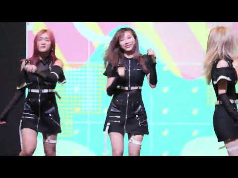 BNK48 Panda - BNK48 @ BNK48 12th Single Believers Roadshow Mini Concert [Fancam 4K 60p] 221002