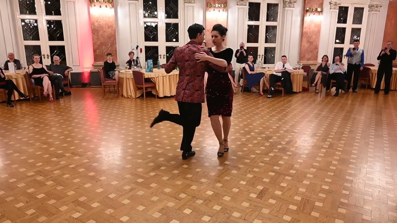 Maria Casán & Pablo Ávila: Vals @grandhotelrogaska2384