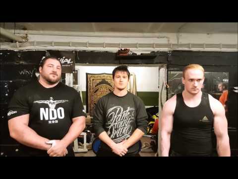 bodybuilder vs strongman