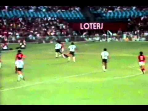 Gol de cabeça em uma bela jogada da equipe em 17/04/1983
