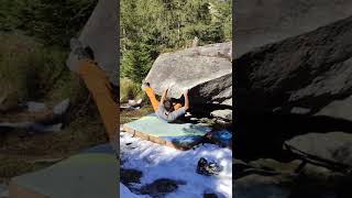 Video thumbnail of Mantle Magic, 5a. Magic Wood