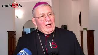 Ksiądz biskup poświęcił nowe sale katechetyczne w I LO | Radio 5