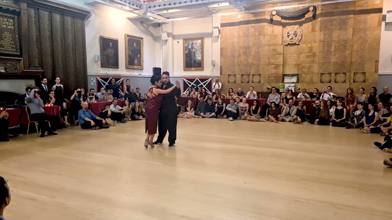 Clarisa Aragon y Jonathan Saavedra - 4/4 - Ojos Negros (Osvaldo Pugliese) | Milonga Nacimiento