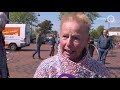 Tocht met tientallen antieke fietsen rond Zaltbommel