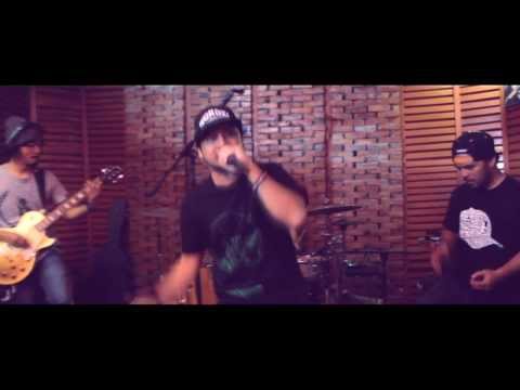 'BULLS ON PARADE' Rage Against The Machine by FADE2BLACK (Cover Version)