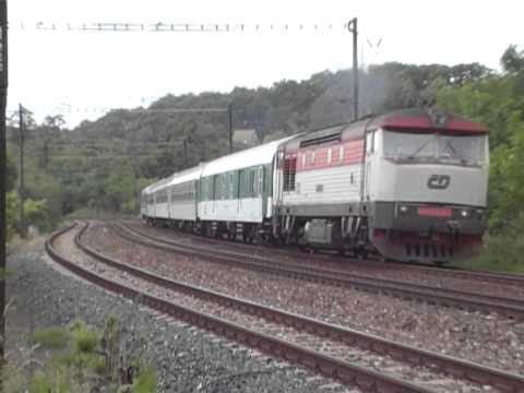 749.107 na čele R 1144 - Praha Černý Most průjezd - 26.6.2011.