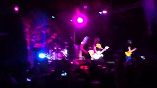 Slash &amp; Myles Kennedy - You&#39;re Crazy (live)