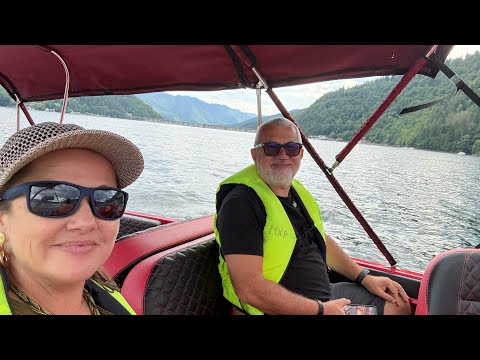 Izvorul Muntelui! Cel mai frumos lac din tara! Cel mai bun pastrav din viata mea! Superba Romanie!