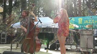 Haley Reinhart &amp; Casey Abrams - Time of the Season