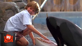 Free Willy - Willy Learns Tricks!