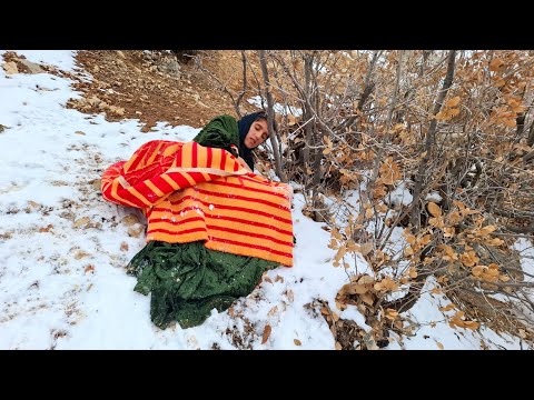 The miraculous rescue of a mother who was trapped under snow in the mountains by a kind rescuer.