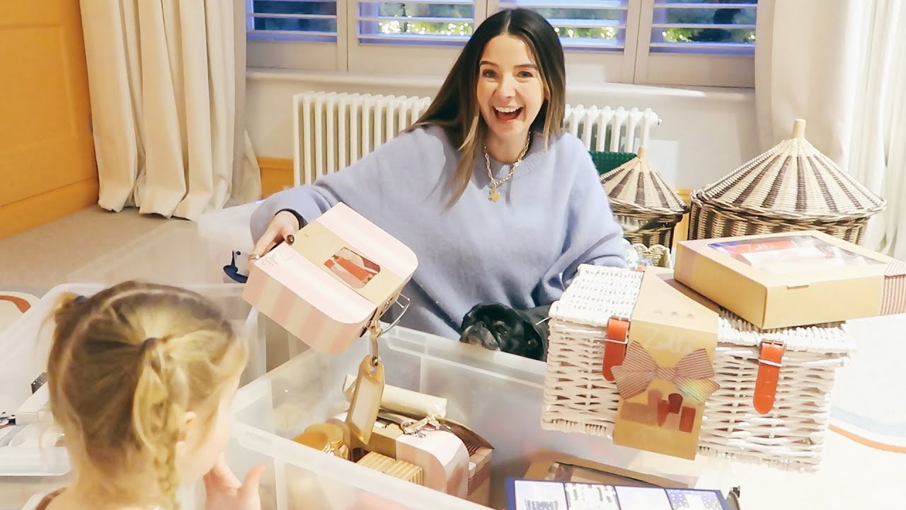 My Old Beauty Christmas Collections & Mooching In Brighton | Vlogmas Day 3