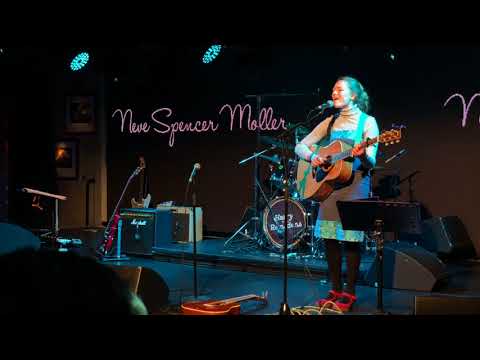 Neve Spencer Möller covers Coming Home by Gabrielle Aplin
