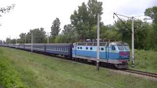 preview picture of video 'ЧС4-208 (КВР) с поездом 250 Чернигов - Симферополь'