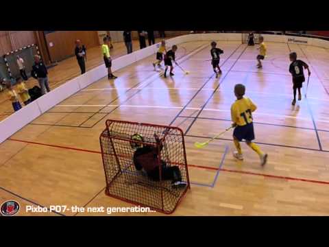 Ludvig bryter ett uppspel och drar upp den i krysset - Pixbo P07