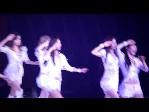 [Fancam] 120115 SNSD Asia Tour @ Hong Kong - I'm in love with a hero