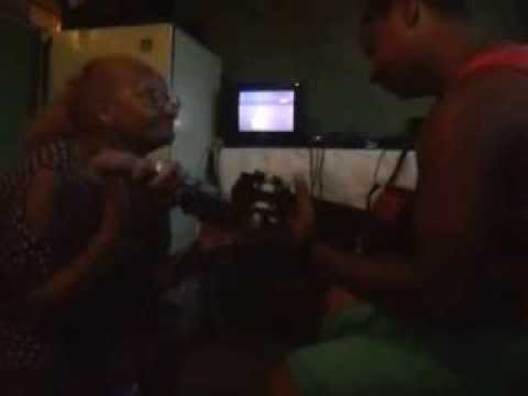 Quem canta seus males espanta !!!!