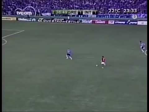 Olha o que acontecia quando Taison e Nilmar jogavam juntos