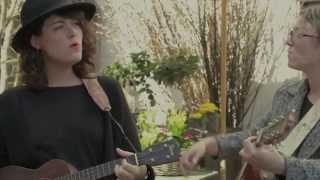 One Song.One Take: Les Soeurs Boulay - Par le Chignon du Cou