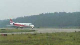 preview picture of video '川航客机降落铜仁(Sichuan Airlines ERJ145 Landing,KWE-TEN)'