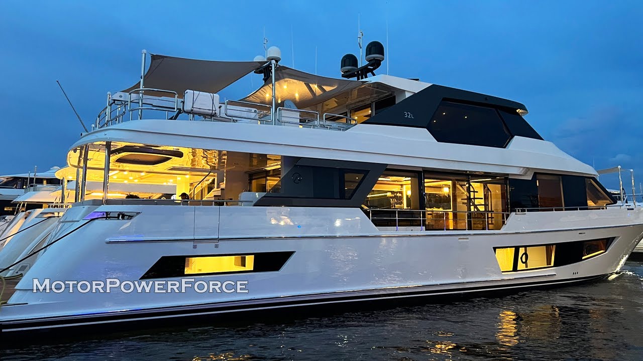 Touring 2022 Ocean Alexander 32 Legend Luxury Yacht