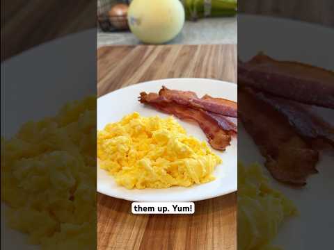 Scrambled eggs with CHEESE are the BEST scrambled eggs! #cookingvideo #eggs #scrambledegg #homecook