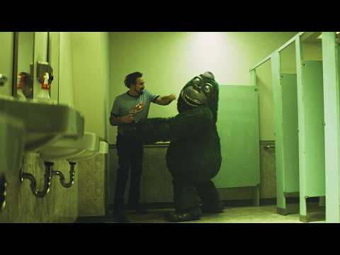 Nicolas Cage VS Gus Gorilla