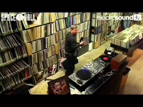 Live WebTV Tapedeck special from the recordstore SPACEHALL with Mathias Meindl electrosound.tv