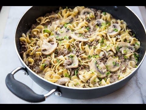 One Pot Rich & Creamy Ground Beef Stroganoff & Noodles