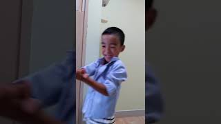 ついに退院のしょうくん　会計処理に時間が掛かり、暇つぶし中 20181103 162913