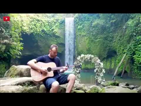 Bule menyanyi lagu bali - Tunangan Langka