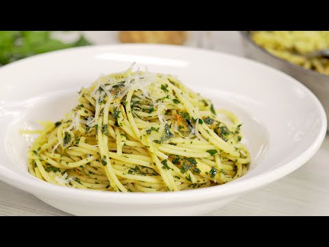30 Minute Dinner. Scarlett's Pasta / Spaghetti Aglio e Olio. Recipe by Always Yummy!
