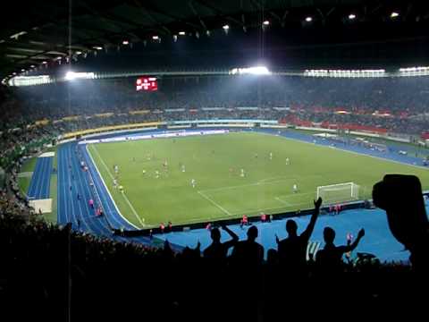 SK Rapid : HSV   **"RAPID maschiert, Wien regiert, Ganz Europa wird paniert"**