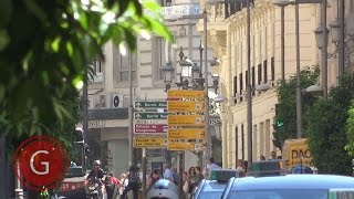 GRANADA | CENTRO | Calle Recogidas, de espaldas a calle Martínez Campos. Lejanía.