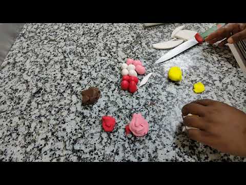 egg day special cupcakes.. egg banaiya nakli😁..