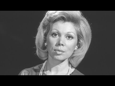 Η Ιταλίδα υψίφωνος Mirella Freni [Μιρέλλα Φρένι] ερμηνεύει την προσευχή "Ave Maria, piena di grazia" [Χαίρε Μαρία, κεχαριτωμένη] της Δεισδαιμόνας [Desdemona] από την τέταρτη πράξη της όπερας Otello [Οθέλλος, 1887] του Giuseppe Verdi [Τζουζέππε Βέρντι], με την Ορχήστρα της ORTF υπό τη διεύθυνση του Nello Santi [Νέλλο Σάντι] (Παρίσι, 3 Μαρτίου 1965). Λίγο πριν τη μοιραία της νύχτα, η Δεισδαιμόνα εναποθέτει τον φόβο και την ελπίδα της στην τελευταία της προσευχή. Ο ρόλος ενσαρκώνει το πρότυπο της λυρικής υψιφώνου: η Freni, με τη φρεσκάδα, τη μελωδική καθαρότητα και τη συγκινησιακή ειλικρίνεια που τη διέκριναν, αποδίδει την ευθραυστότητα και την αγνότητα της ηρωίδας.