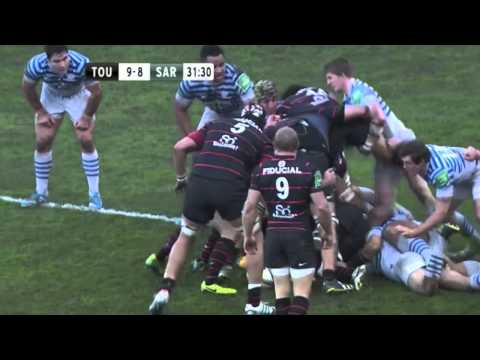 David Strettle is clumsy with Yohann Huget