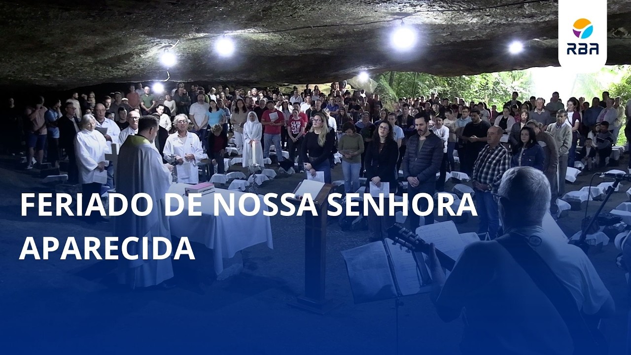 Fé reúne centenas de fiéis em procissão até a Gruta do Tigre
