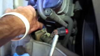97 Ford Taurus GL Wagon A/C Low Pressure Switch 02