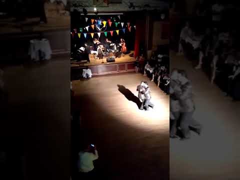  Leonardo Sardella  and  Walter Pérez  are  dancing  to  the  tango  "  Paciencia  "
