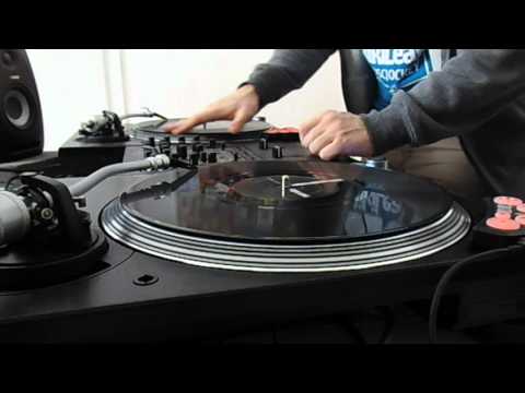 DJ Soundtrax  - Toni-L Beat Juggling Routine
